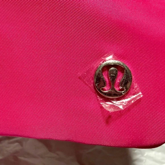 lululemon athletica Hot Pink Everywhere Belt Bag - Picture 3 of 11
